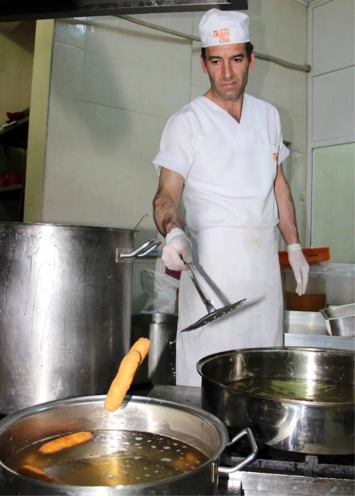 Erzurum\'da Ramazanın Vazgeçilmesi Kadayıf Dolması Yok Satıyor