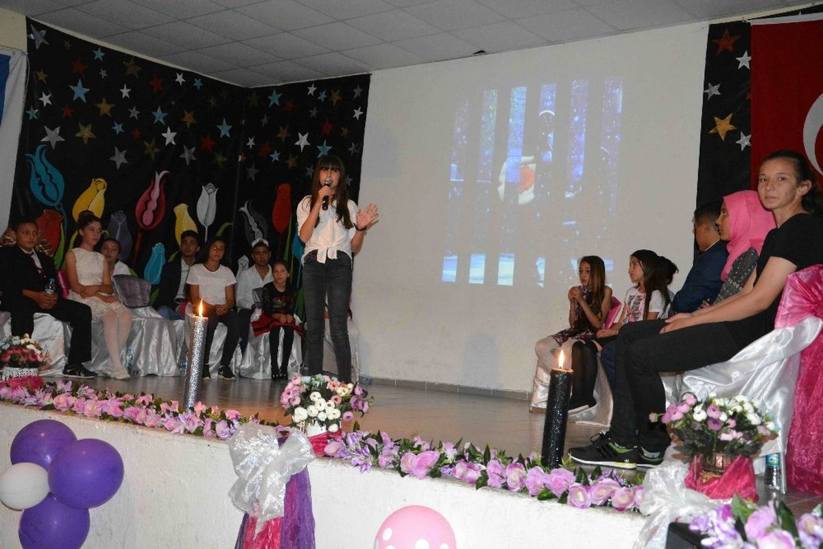 Genç Kalemler Sezon Finalini Şiir Dinletisi ile Yaptı