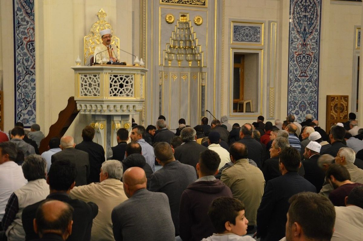 Kırıkkale\'de İlk Teravih Namazı