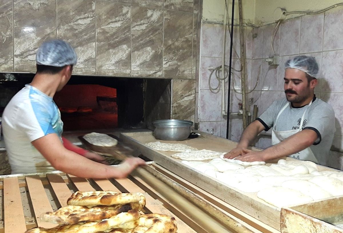 Korkuteli\'de Ramazan Pidesine Zam Yok