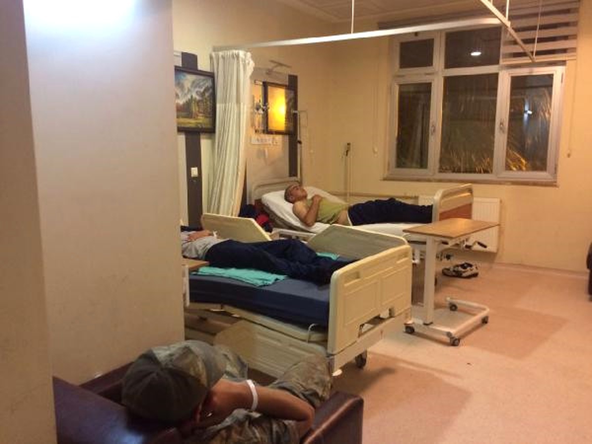 Manisa\'da Yemekten Zehirlenen 64 Asker, Hastaneye Kaldırıldı (2) - Yeniden
