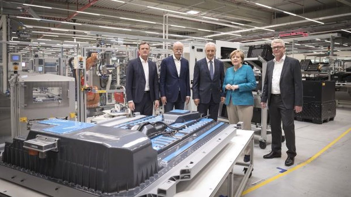 Mercedes-Benz\'in Sahibi Daimler Yeni Pil Fabrikası Kurdu