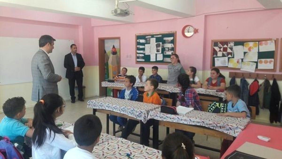 Öğrenciler Başkan Yemenici\'yi Terletti