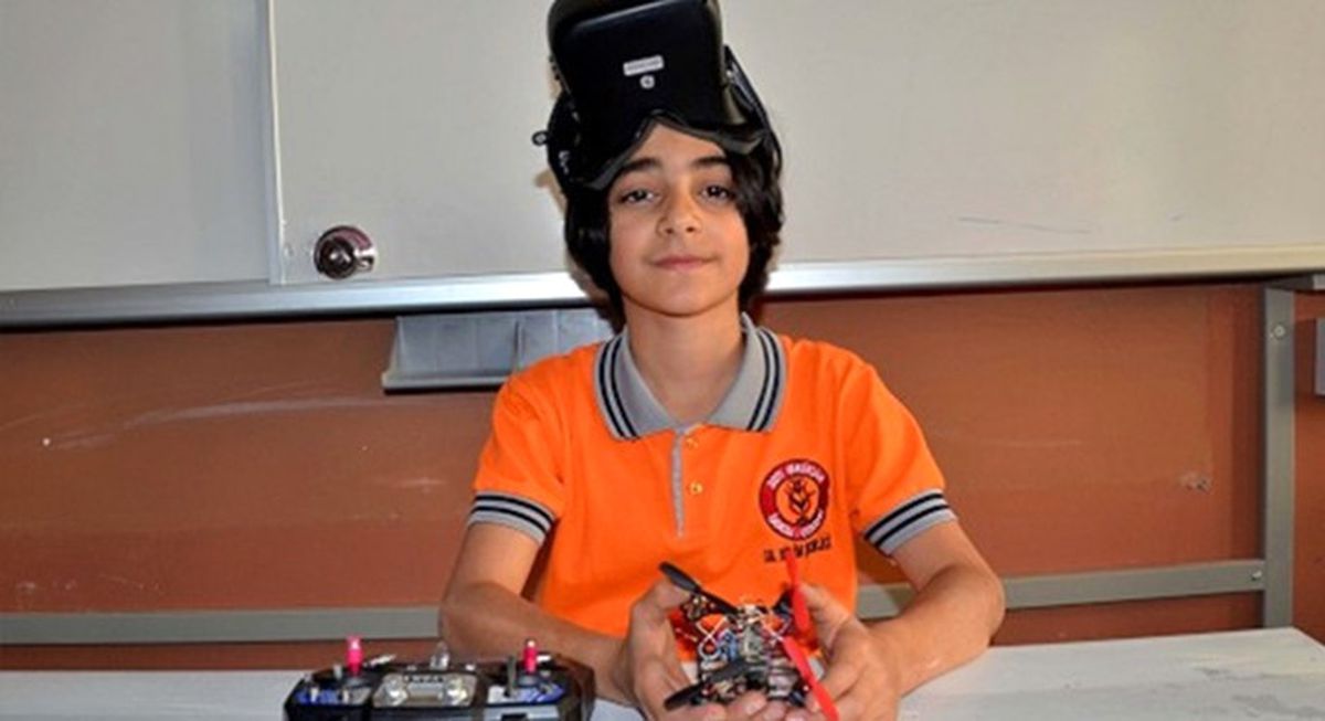 Ortaokul Öğrencisinden "Bomba Bulan Casus Drone"