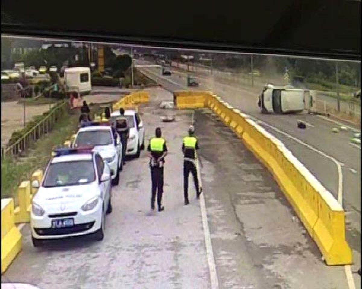 Polis Noktasındaki Kaza Kamerada