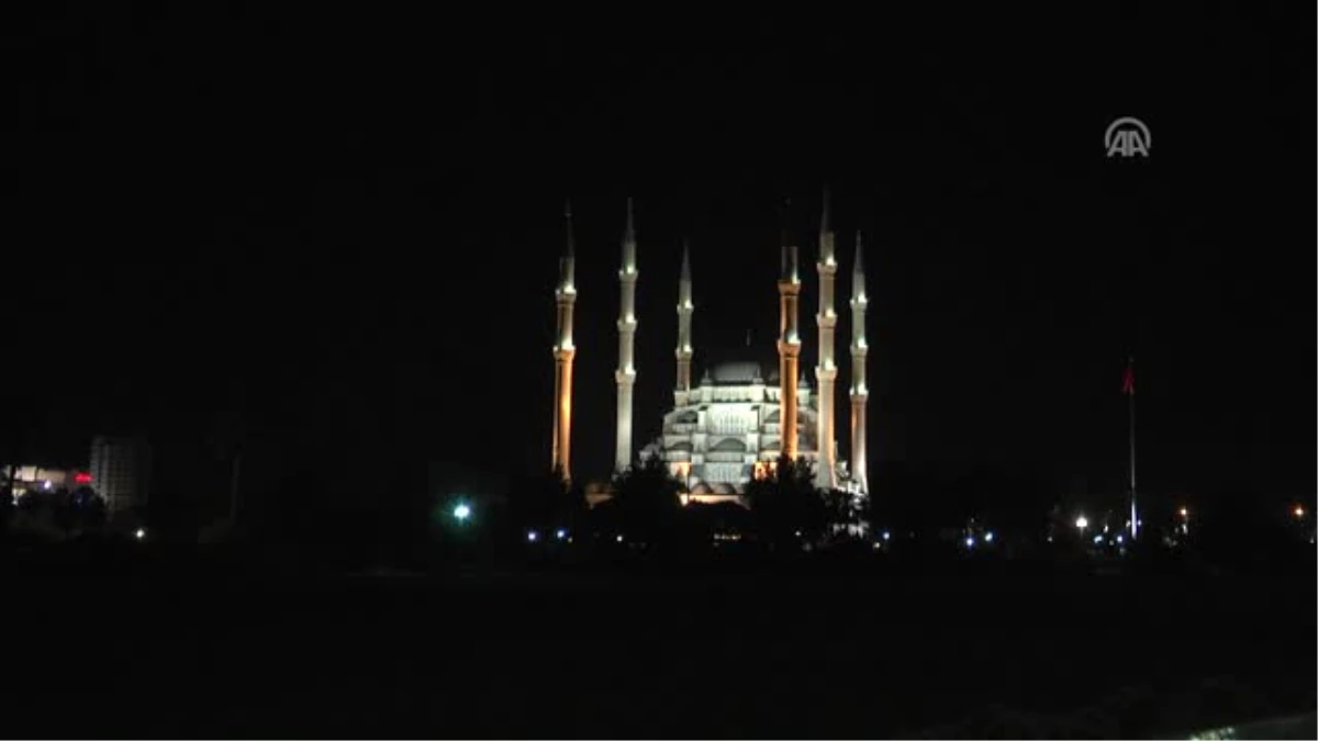 Ramazan Ayının Ilk Teravih Namazı Kılındı - Adana/malatya/