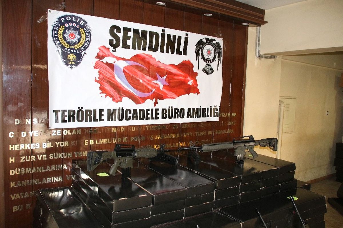 Şemdinli\'de 100 Adet Av Tüfeği Ele Geçirildi