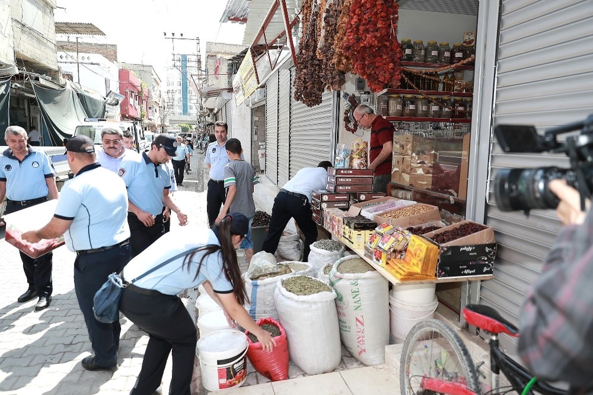 Seyhan Zabıtası Kaldırım İşgalinin Önüne Geçti
