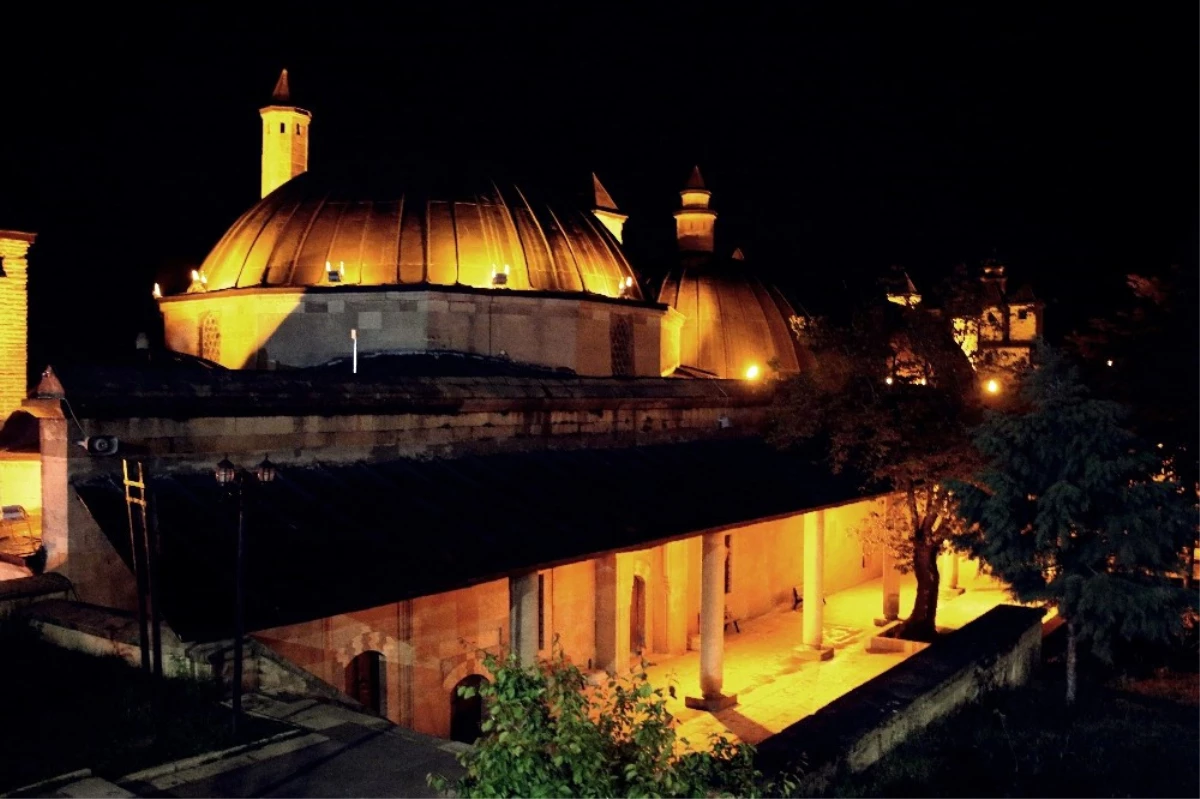 Seyyid Battal Gazi Külliyesinde Ramazan Geceleri Bir Başka Güzel