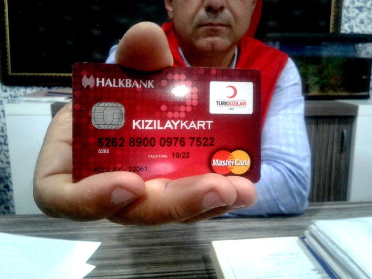 Silopi\'de Kızılay\'dan 500 Aileye Gıda Kartı