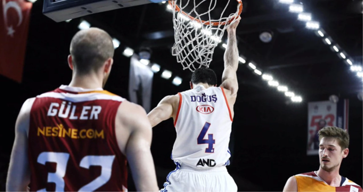 STBL\'de Anadolu Efes, Galatasaray\'ı Eleyerek Yarı Finale Yükseldi