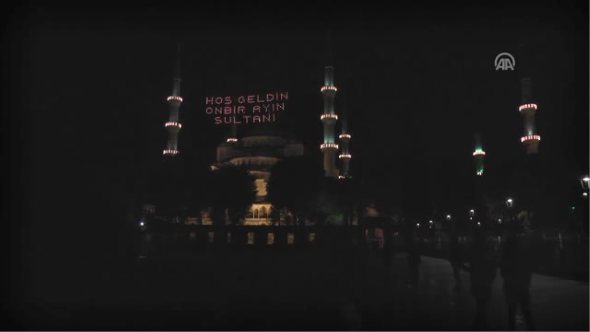 Sultanahmet\'te Ilk Teravih Namazı Kılındı