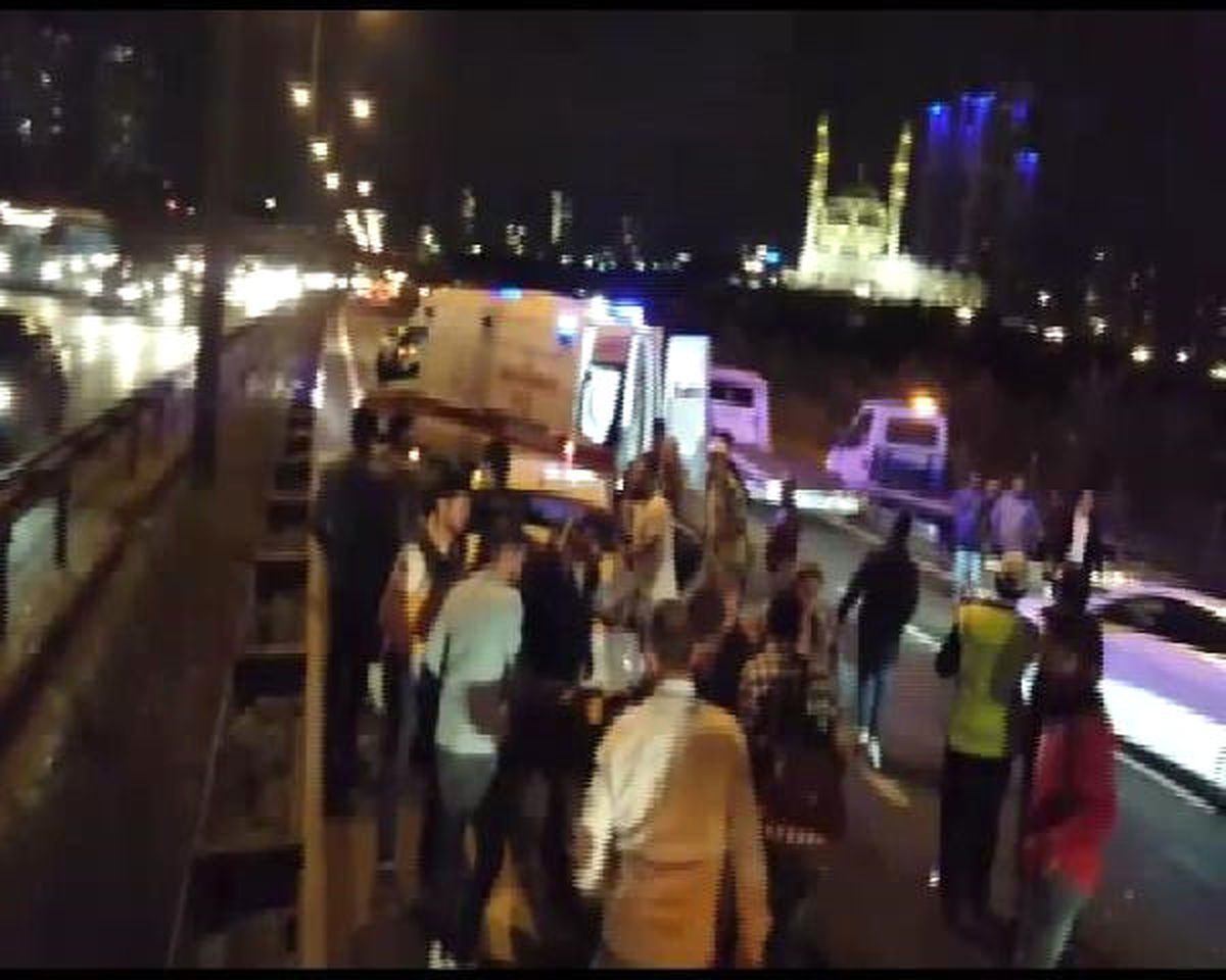 Tem\'de Trafiği Kitleyen Kaza: 2 Yaralı