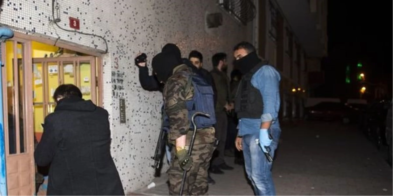 İstanbul\'da PKK\'nın Üniversite Yapılanmasına Operasyon: 11 Gözaltı