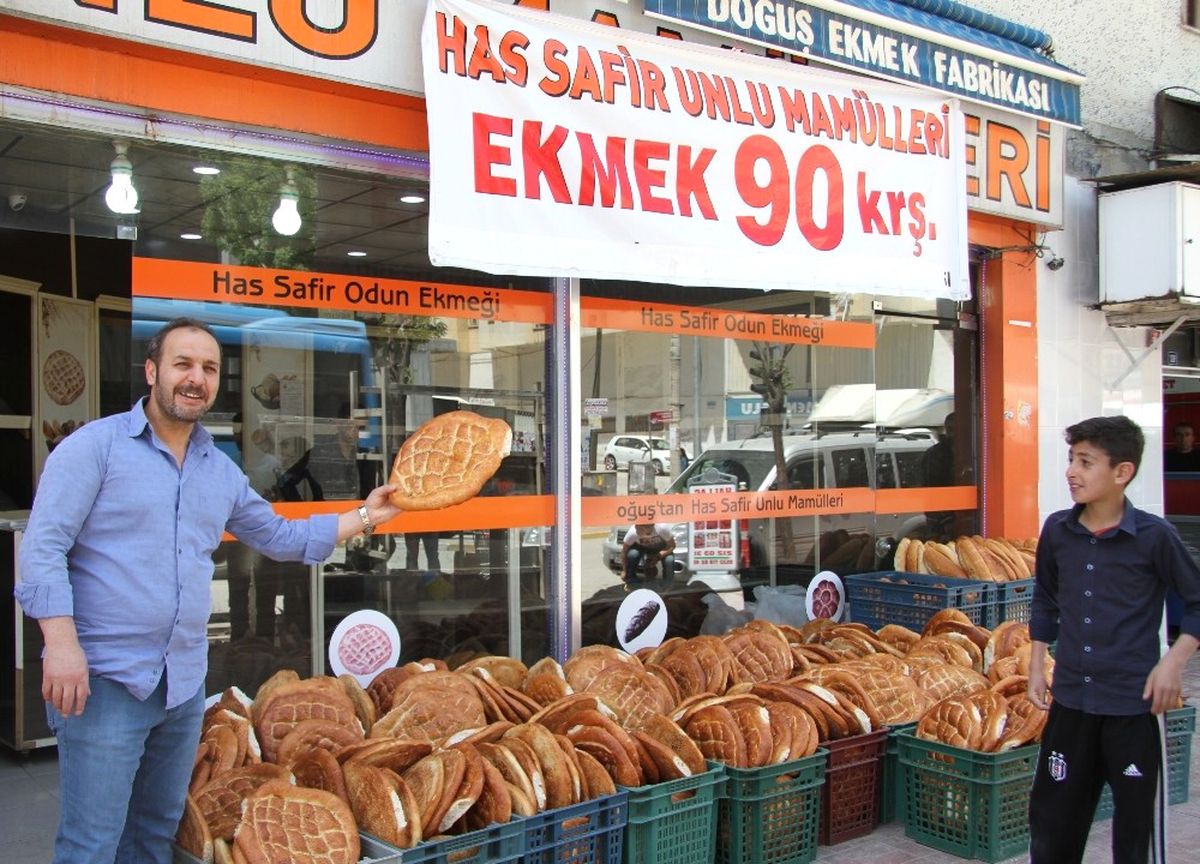 Van\'da Ramazan Pidesi 1 Lira 80 Kuruş
