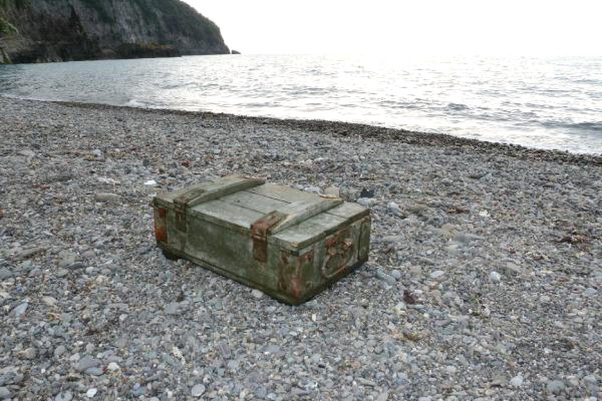 Zonguldak\'ta Kıyıya Mühimmat Sandığı Vurdu