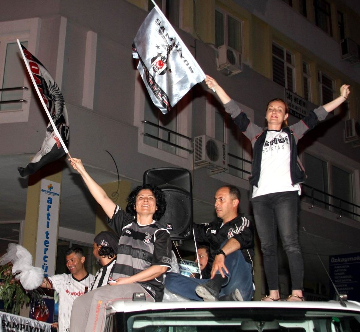 Antalya Siyah Beyaza Büründü
