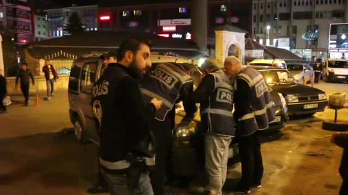 Aranan 100 Şüpheli Yakalandı