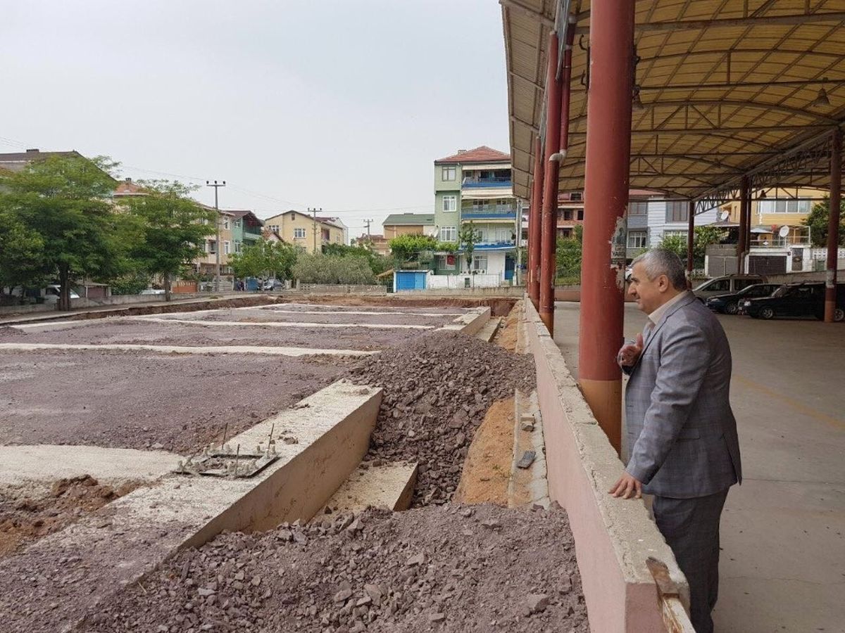 Başkan Baran, Çamlıtepe Kapalı Pazar Alanını İnceledi