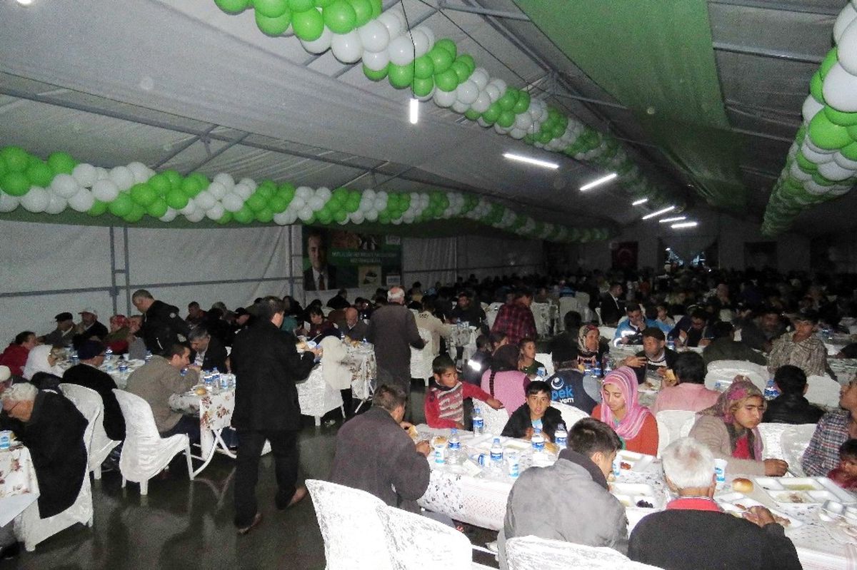 Çankaya\'da Ramazan Çadırları İlk Günden Doldu Taştı