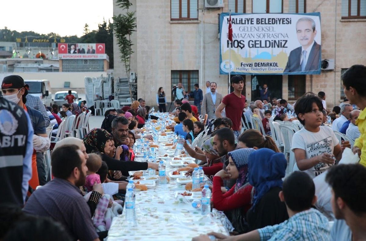 Demirkol, İlk İftarda Yine Vatandaşlarla Birlikteydi