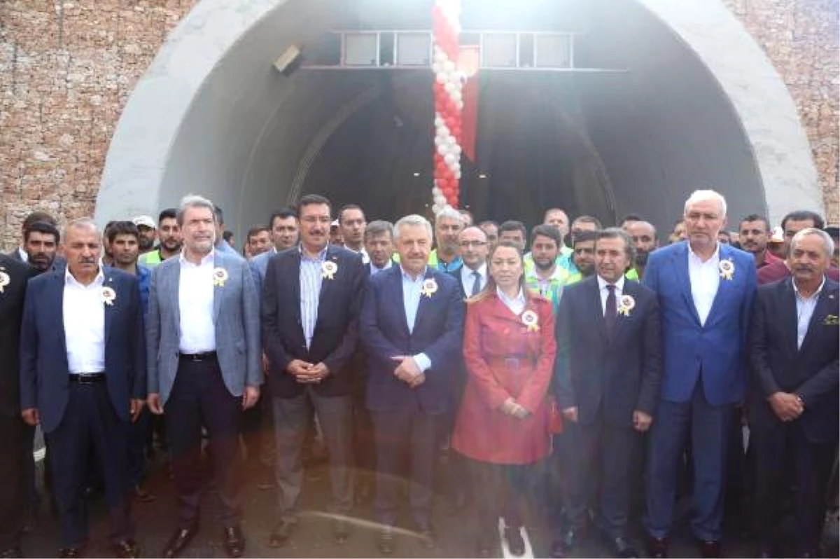 Doğu Anadolu\'yu Akdeniz\'e Bağlayan Erkenek Tüneli Açıldı