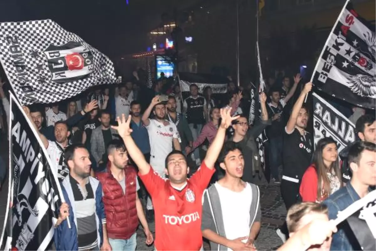 Edirne\'de Beşiktaşlıların Şampiyonluk Kutlaması