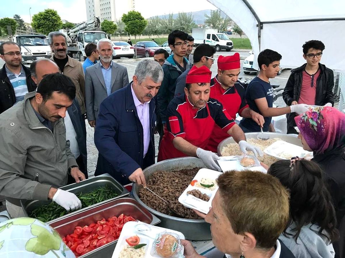 Hasta ve Yakınları İçin İftar Yemeği Verilecek
