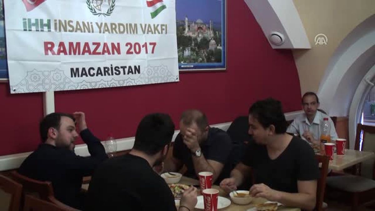 İhh Macaristan\'da İftar Verdi