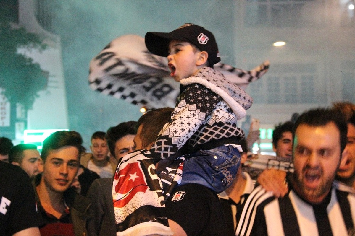 Konya\'da Beşiktaş\'ın Şampiyonluğu Kutlandı