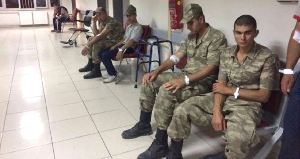 Manisa Valisi\'nden Zehirlenen Askerlerle İlgili İlginç Açıklama: Üşütmüşler