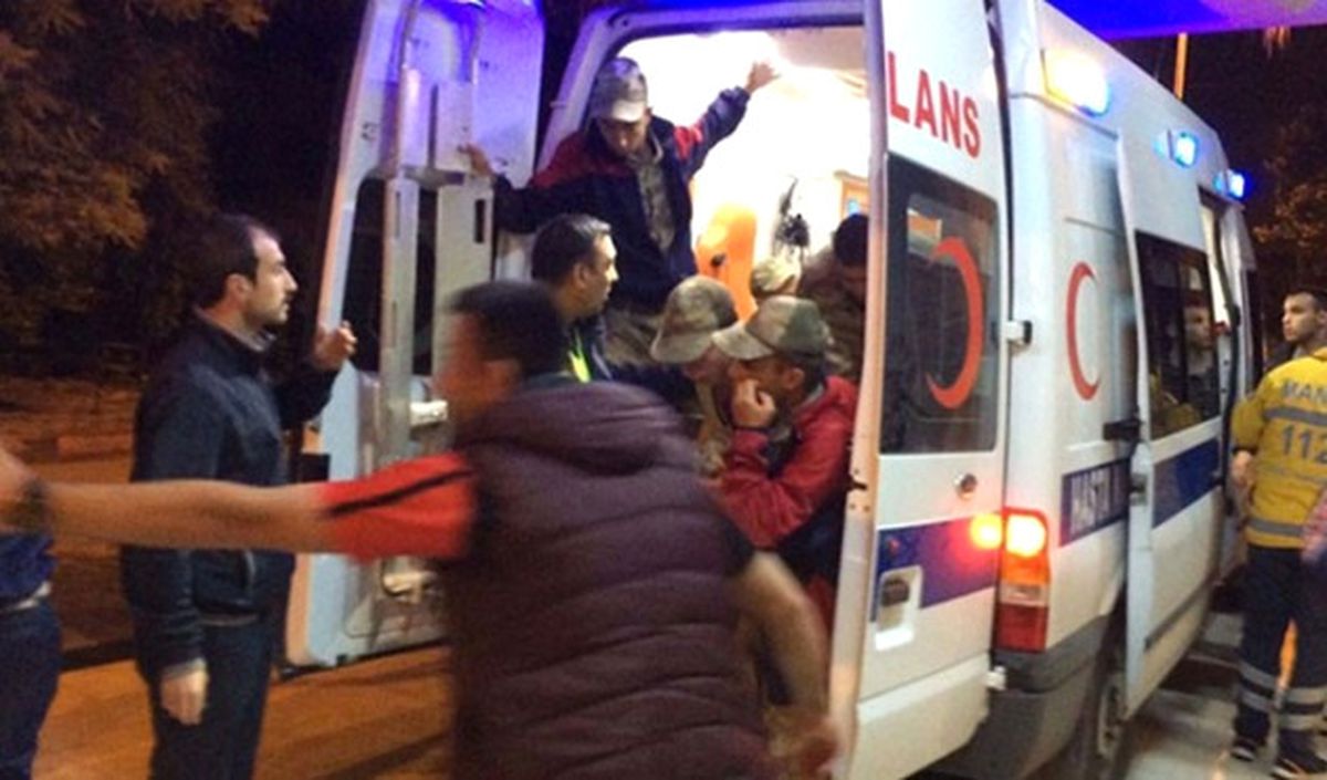 Manisa\'da Çok Sayıda Asker Hastaneye Kaldırıldı