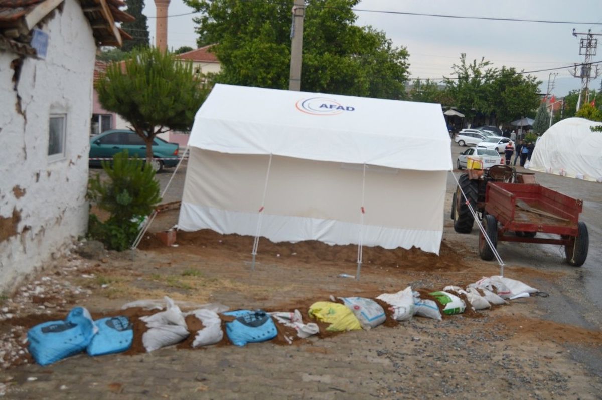 Manisa\'daki Depremler Tedirgin Ediyor