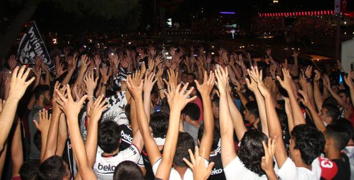 Şanlıurfa\'da Beşiktaş Kutlaması