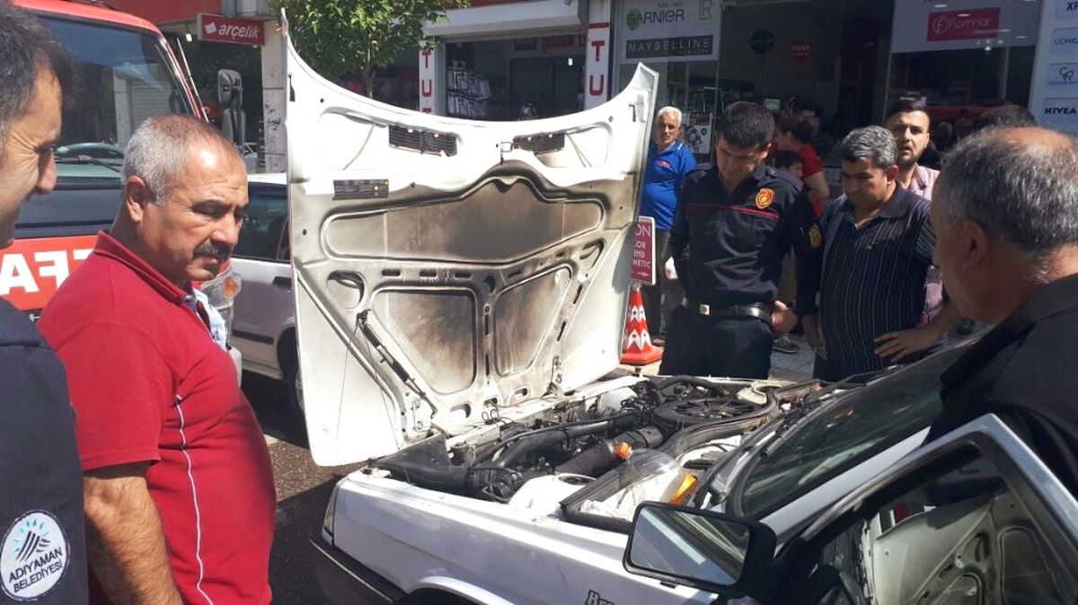 Seyir Halindeki Otomobil Alev Aldı