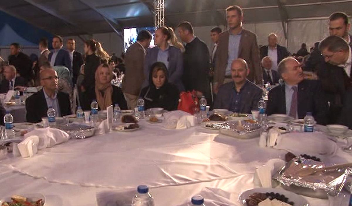 Şimşek, Soylu ve Özlü Ilk Iftarını Trabzonlularla Açtı