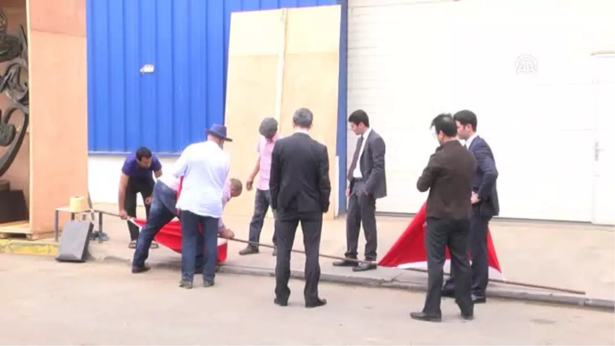 Tunuslu Heykeltraştan Cumhurbaşkanı Erdoğan\'a Hediye