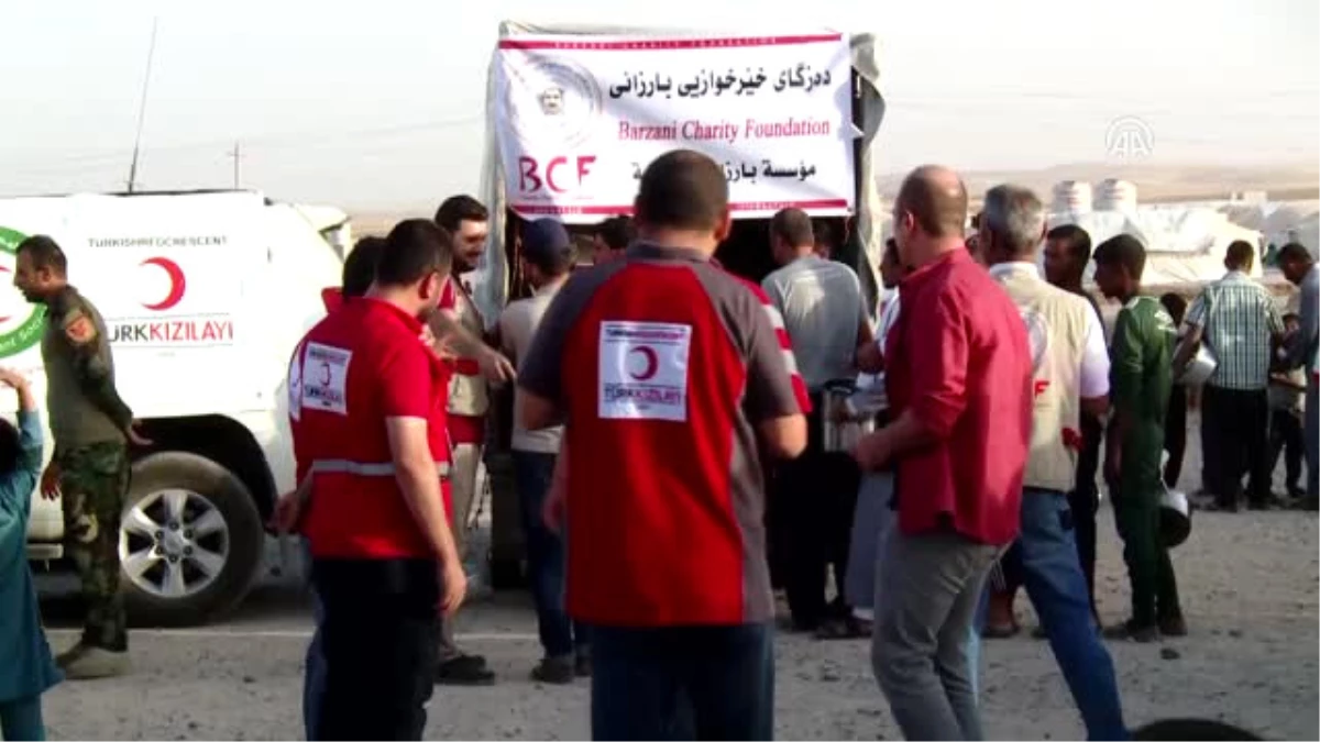 Türk Kızılayı, Irak\'taki 6 Bin Sığınmacıya Iftar ve Sahur Yemeği Dağıttı