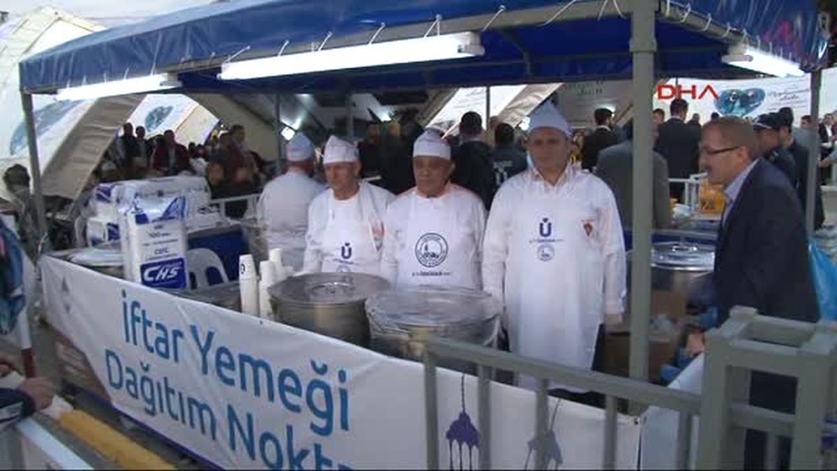 Üsküdar\'da İftar Sofrası Kuruldu