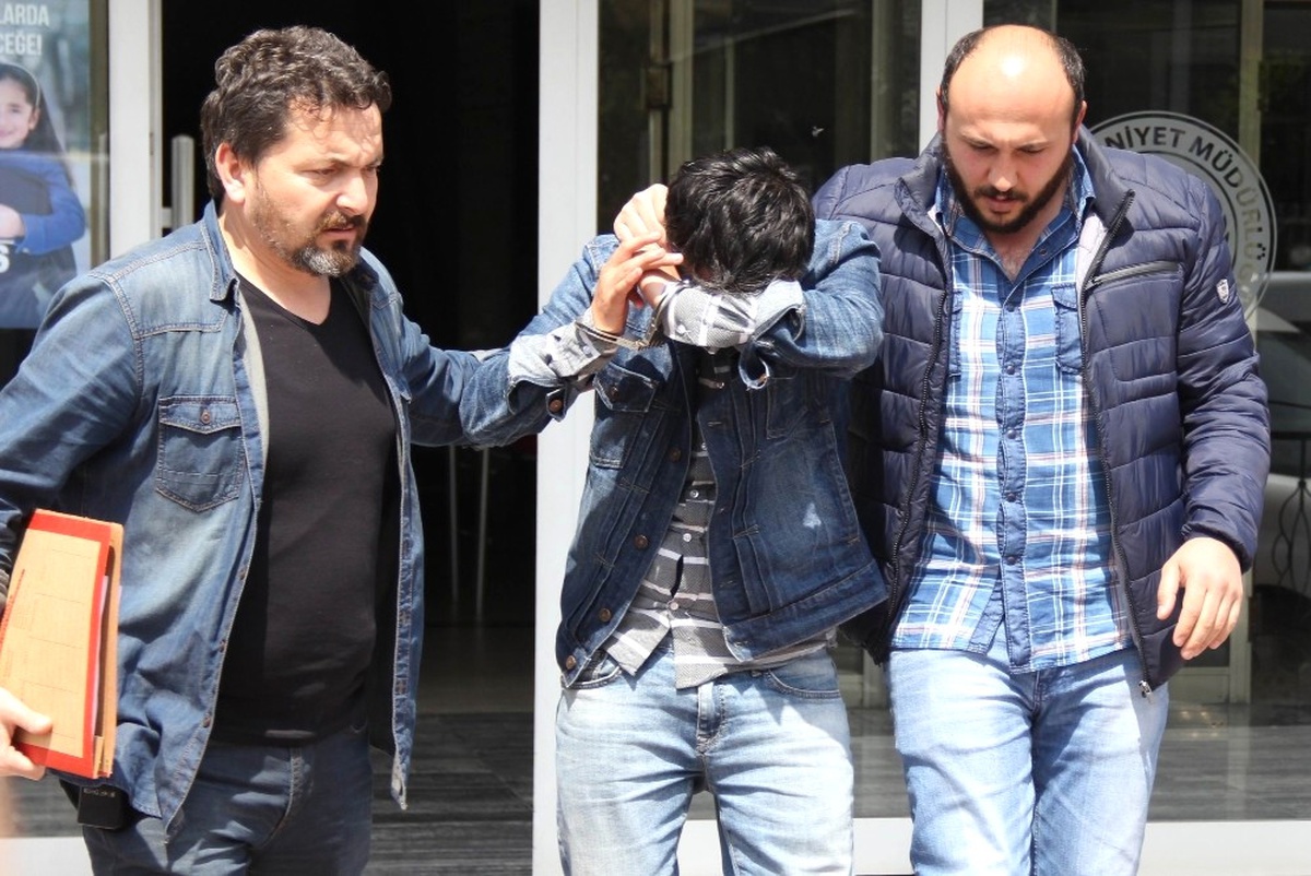 Yolcu Otobüsünden İnerken Uyuşturucu Haplarla Yakalandı