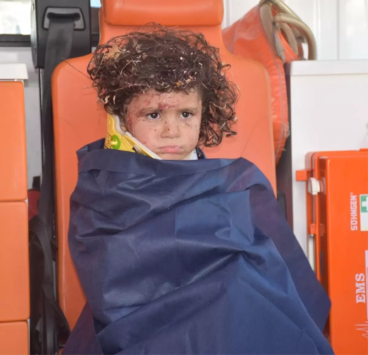 Adıyaman\'da Otomobil Şarampole Yuvarlandı: 5 Yaralı