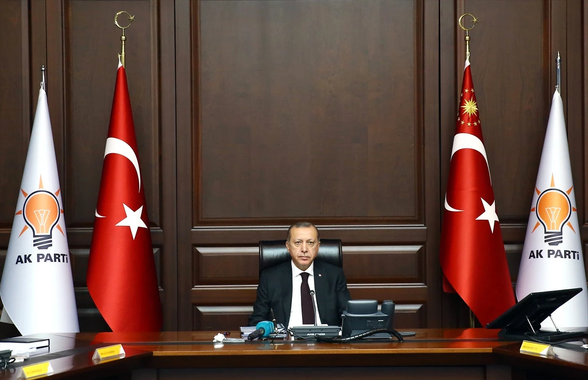 Erdoğan, Genel Başkan Sıfatıyla Yeniden MKYK Başkanlığı Koltuğunda
