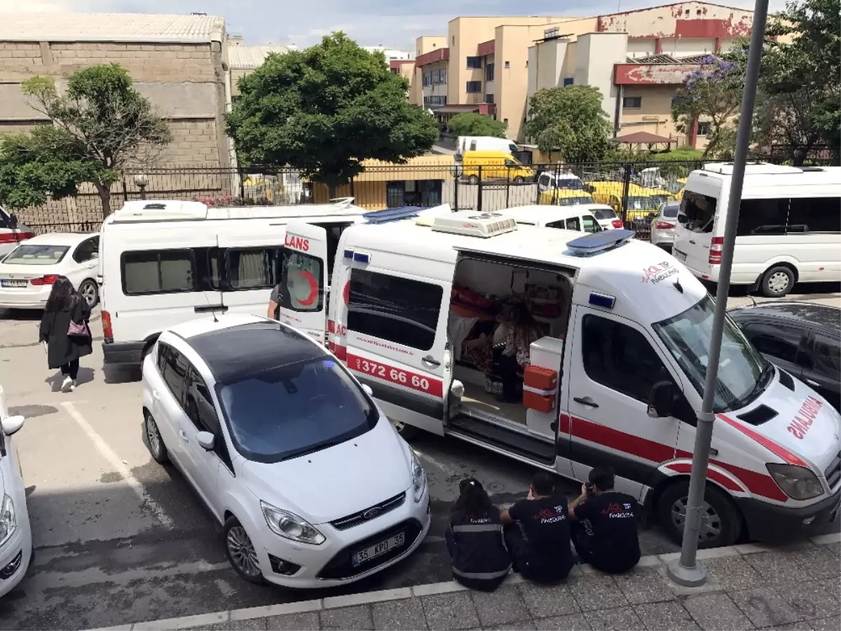 Ambulansta Boşandılar