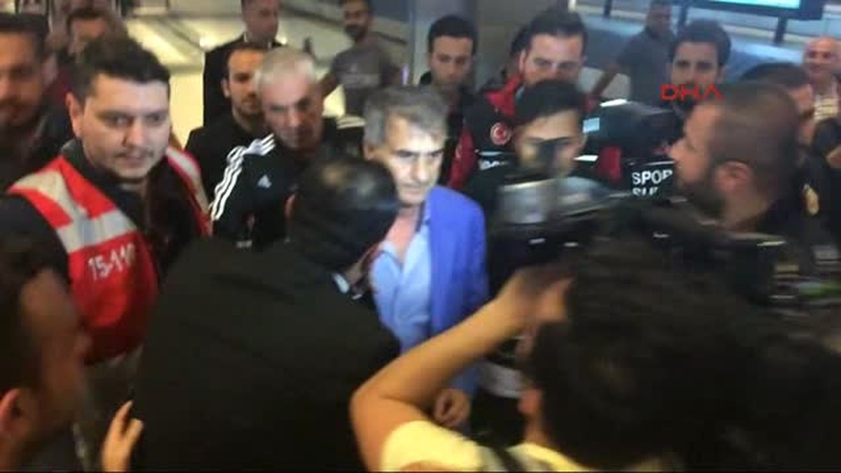 Beşiktaş\'a Havaalanında Coşkulu Karşılama