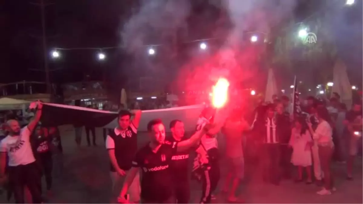 Beşiktaş\'ın Şampiyonluğu Kutlanıyor