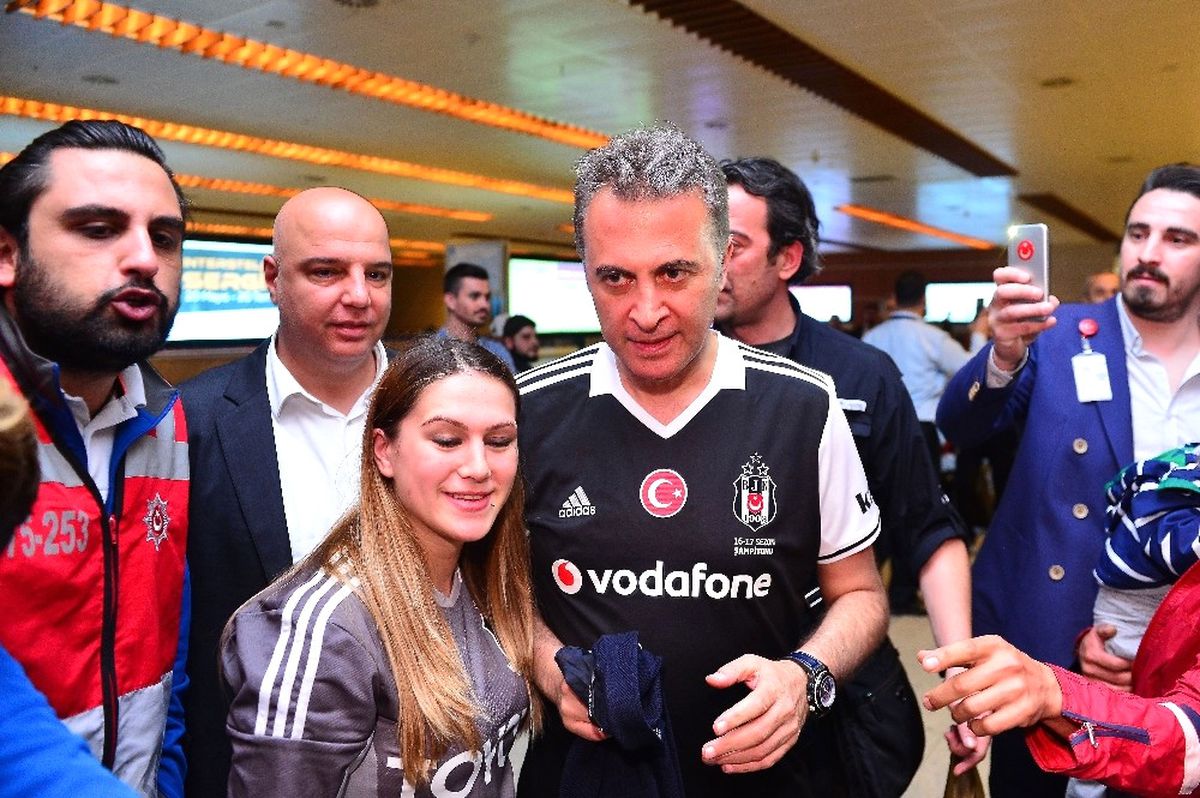 Beşiktaş İstanbul\'da Coşkuyla Karşılandı