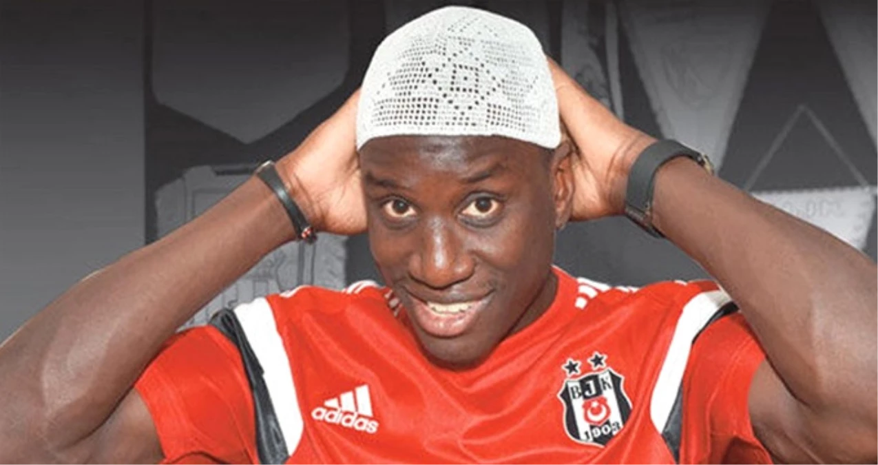 Beşiktaşlı Demba Ba, Şampiyonluk Sonrasında Sultanahmet Camisi\'ne Gitti