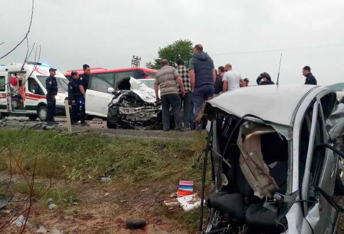 Çevik Kuvet Ekibi Göreve Giderken Kazazedelere Yardım Etti