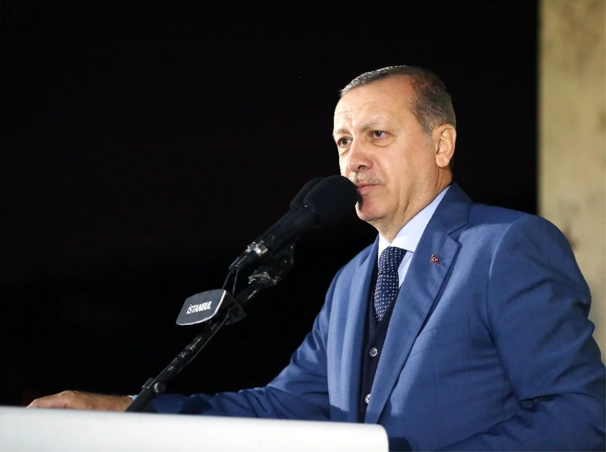 Cumhurbaşkanı Erdoğan: "İstanbul\'u Anlatmak, Türkiye\'yi Anlatmaktır, İstanbul\'a Hizmet Etmek...