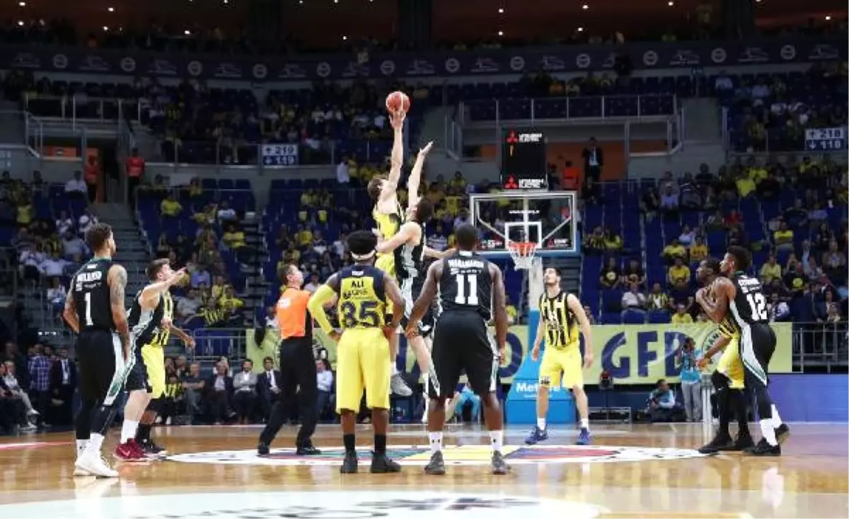 Fenerbahçe Serinin İlk Maçını Kazandı